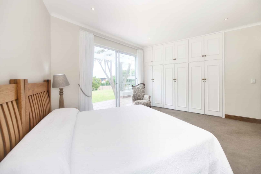 5 Bedroom Property for Sale in Fernkloof Estate Western Cape